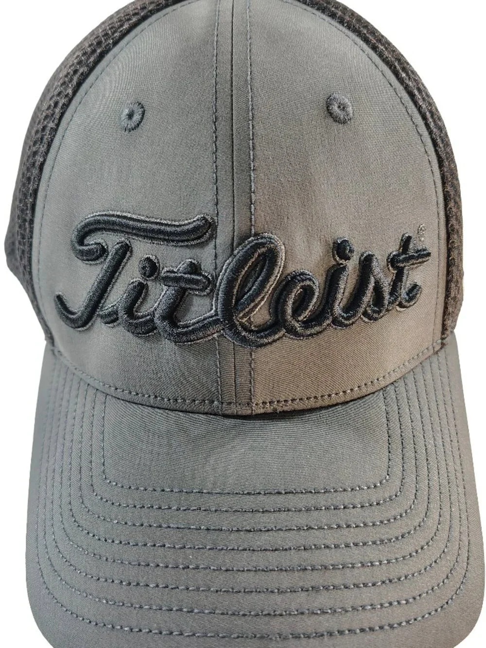 Men's Large Gray & Black Mesh Titleist Pro V1 FJ Golf Athletic Embroidered Cap